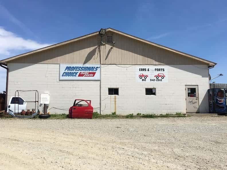 Cars and Parts at 383 Nelson Ridge Rd, Columbus, IN 47201