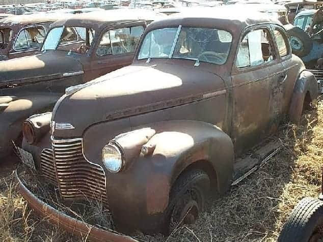 Oakleaf Old Cars — used auto parts in Hartford, SD