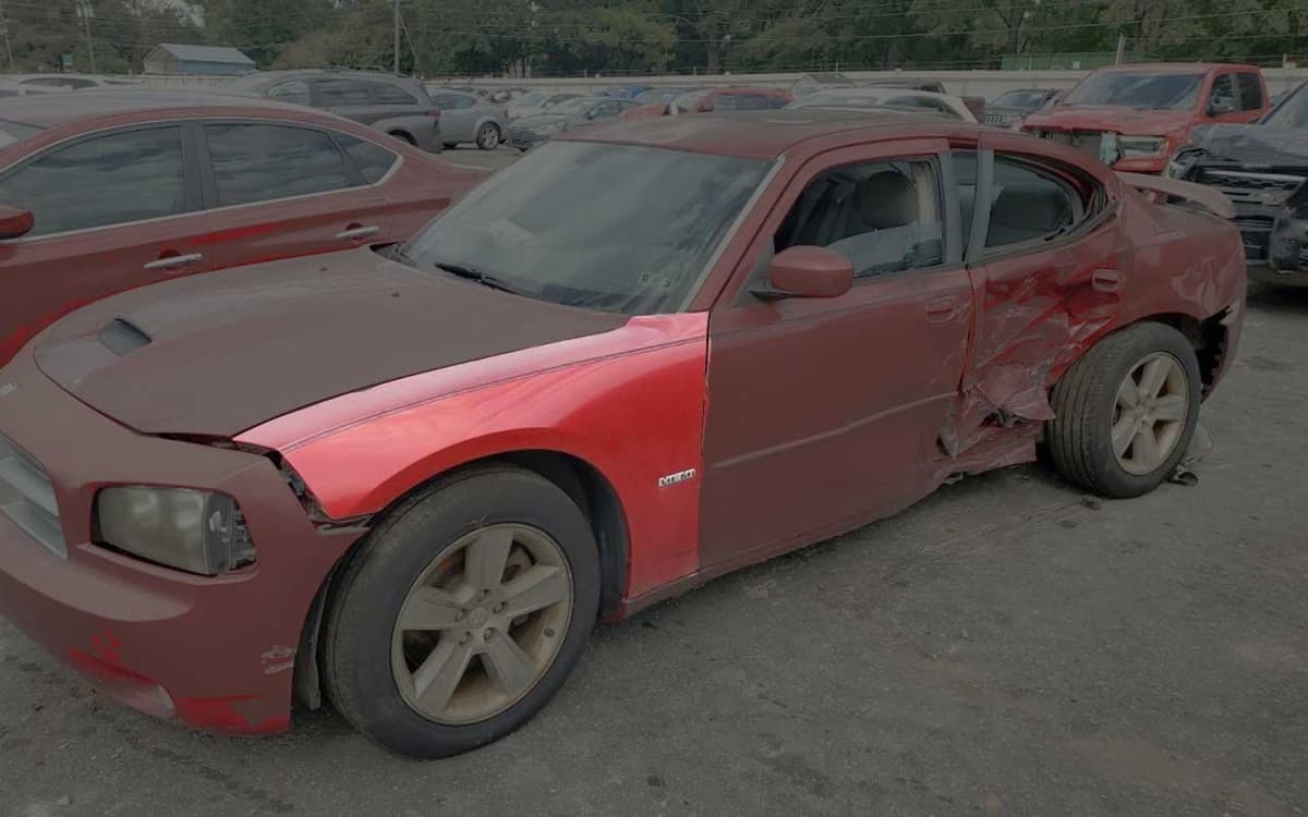 Buy High-Quality Right or Left Fenders for Any Vehicle Model at a Junkyard