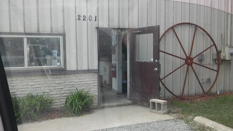 Johnny Junk at 2201 Badgerland Dr, Howard, WI 54303