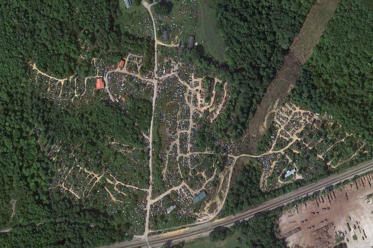 L & D Junkyard at 90 Thompson-Tapley Rd, Pine Knot, KY 42635