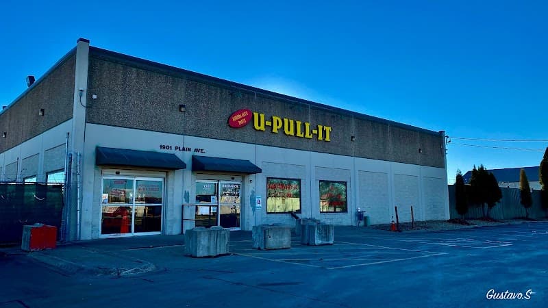 Aurora U-Pull-It at 1901 Plain Ave, Aurora, IL 60502