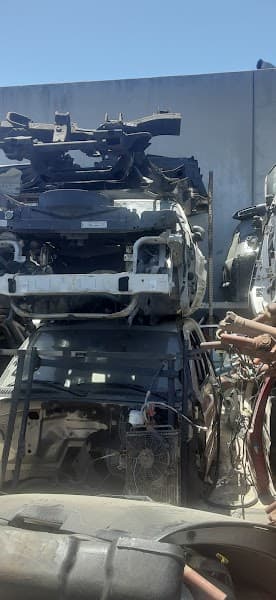 Avalance Truck at 916 Slauson Ave, Los Angeles, CA 90011