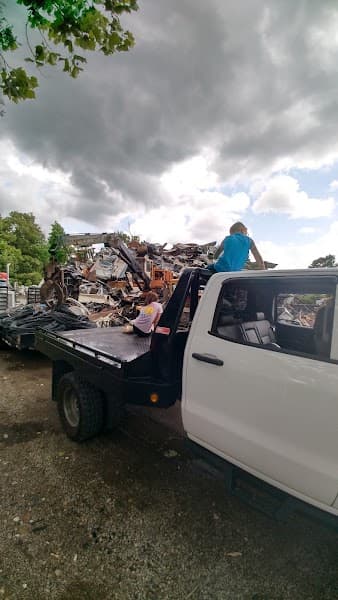 Grundy's Iron & Metal at 913 Southern Hwy, Pine Knot, KY 42635