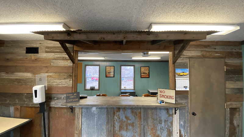 K & M Auto Salvage, LLC at 4901 N Wyatt Ln, Columbia, MO 65202