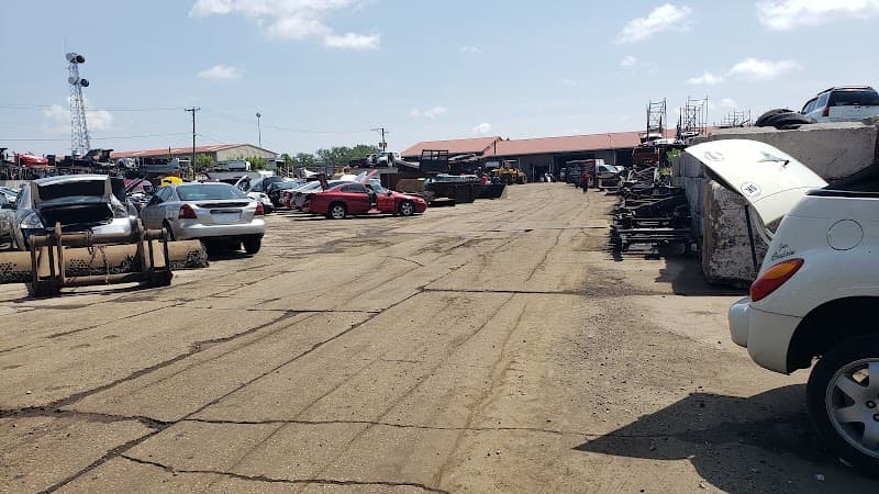 Valley Auto Wreckers at 610 Hill Ave, Aurora, IL 60505