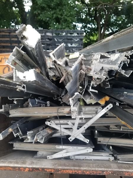 Universal metal uno recycling at 14059 Cottage Grove Ave, Dolton, IL 60419