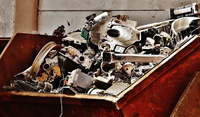 Elm City Sale inc at 174 Scranton St, New Haven, CT 06511 — used auto parts in New Haven, CT