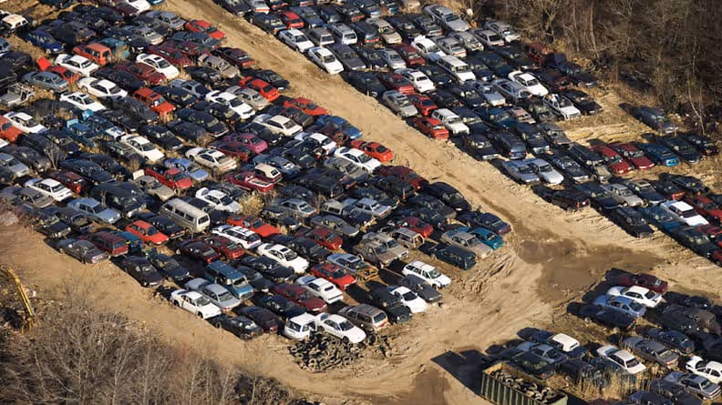 King Salvage Center at 275 Rampart Ln, Waterloo, IA 50707 — used auto parts in Waterloo, IA