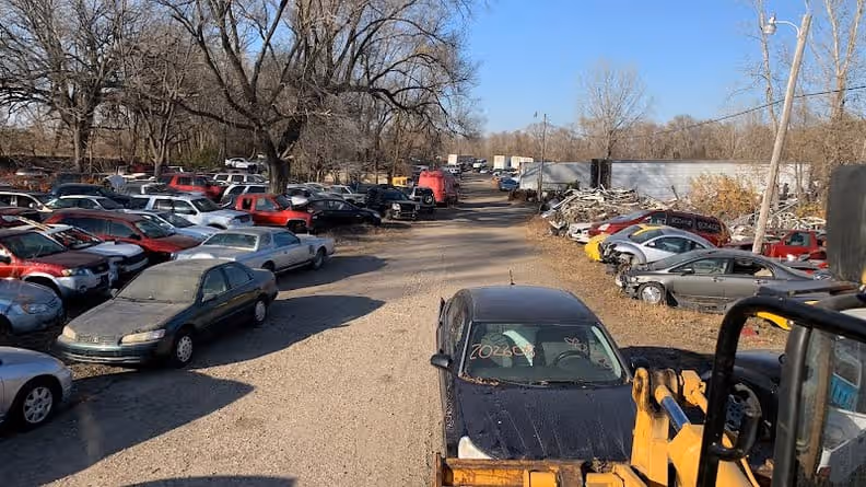 New Deal Auto Salvage at 2405 Hawthorne Ave, Waterloo, IA 50702 — used auto parts in Waterloo, IA