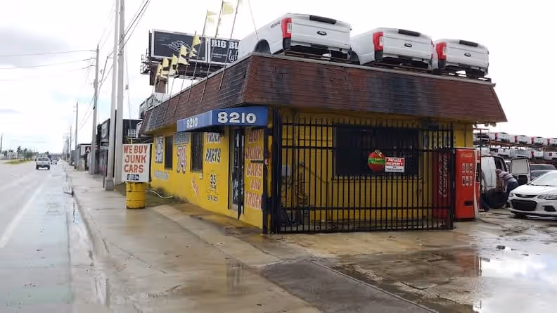 Rastro 74 Used Truck Parts at 8210 NW 74th St, Medley, FL 33166 — used auto parts in Medley, FL