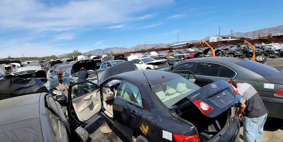 LKQ Pick Your Part β SUN VALLEY Junk cars at 11201 Pendleton Sun Valley, California 91352