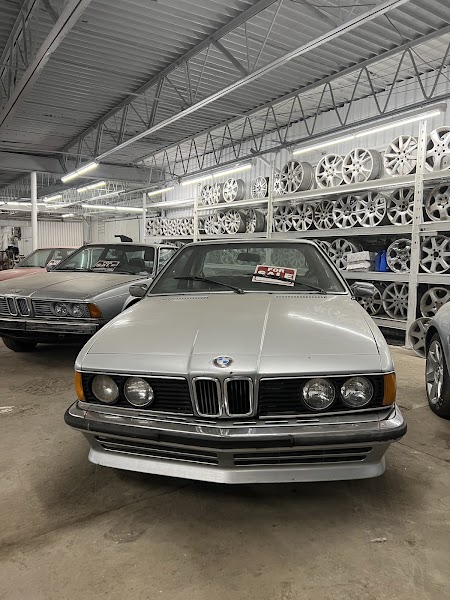 Avenue Auto Wrecking at 2500 Manchester Trafficway, Kansas City, MO 64129