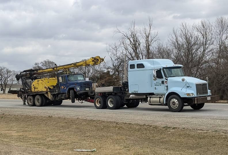 B & L Truck and Auto at 15469 US-77, Winfield, KS 67156