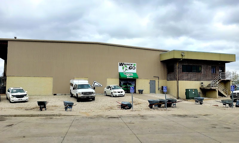 Des Moines Automotive Parts Co at 2233 Maury St, Des Moines, IA 50317