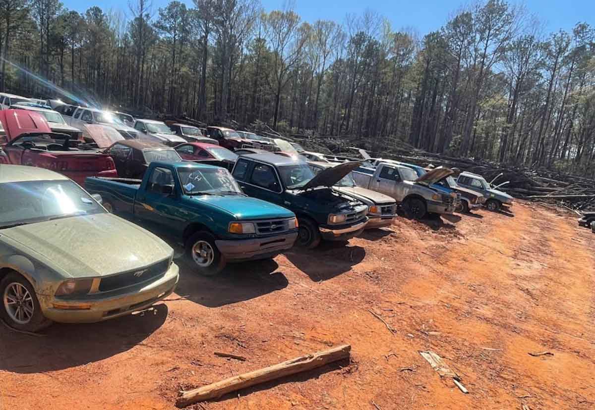 cash for junk cars with King's Auto Parts & Body Shop Inc. at 102 Cowan Rd, Covington, GA 30016