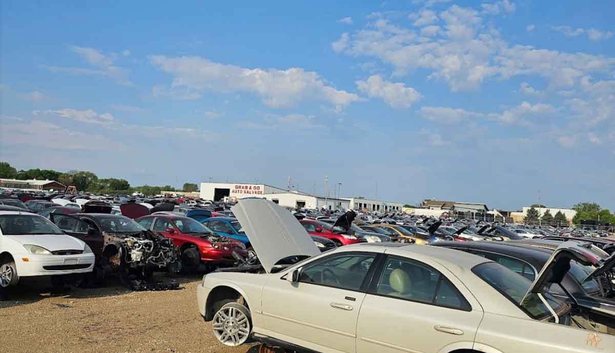 Grab & Go Auto Salvage Yard at 220 10th Ave SE, Spencer, IA 51301