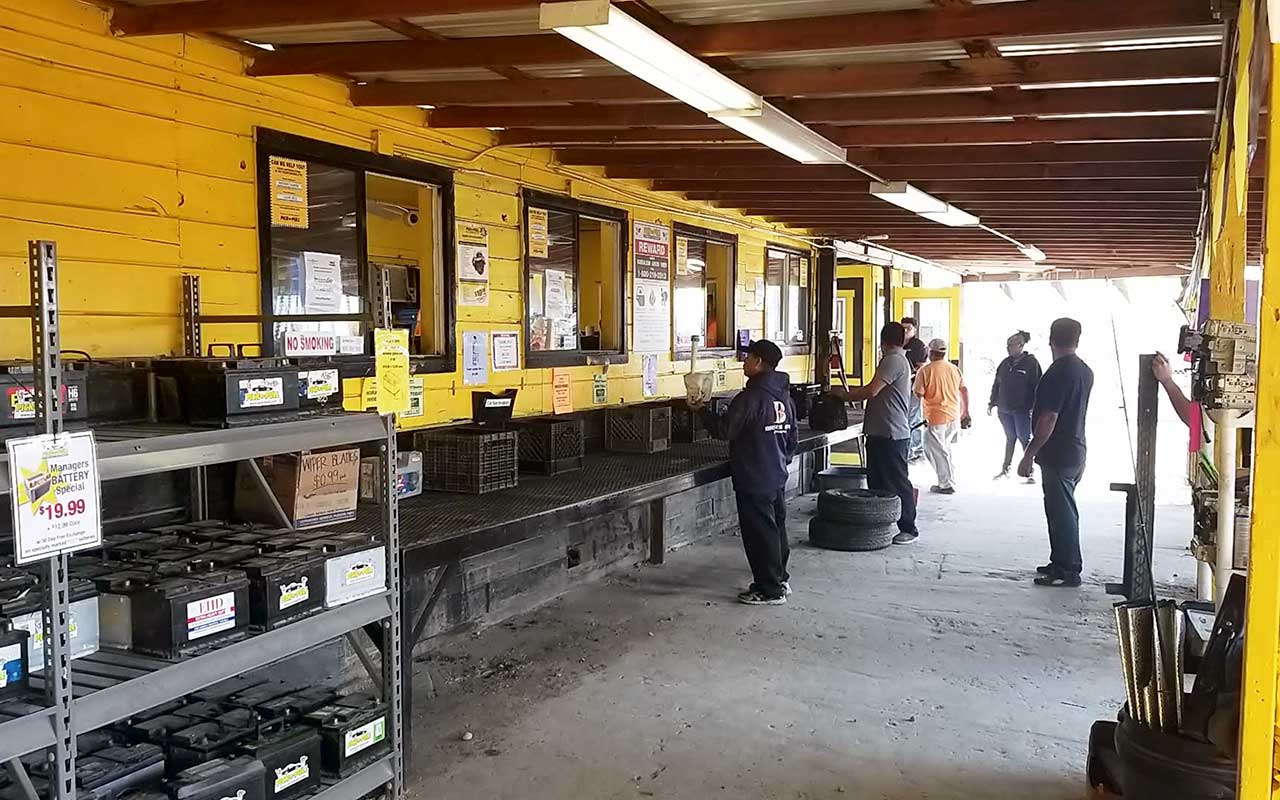 Service Area of Pick-n-Pull Junkyard at 3230 E Jensen Ave, Fresno, CA 93706