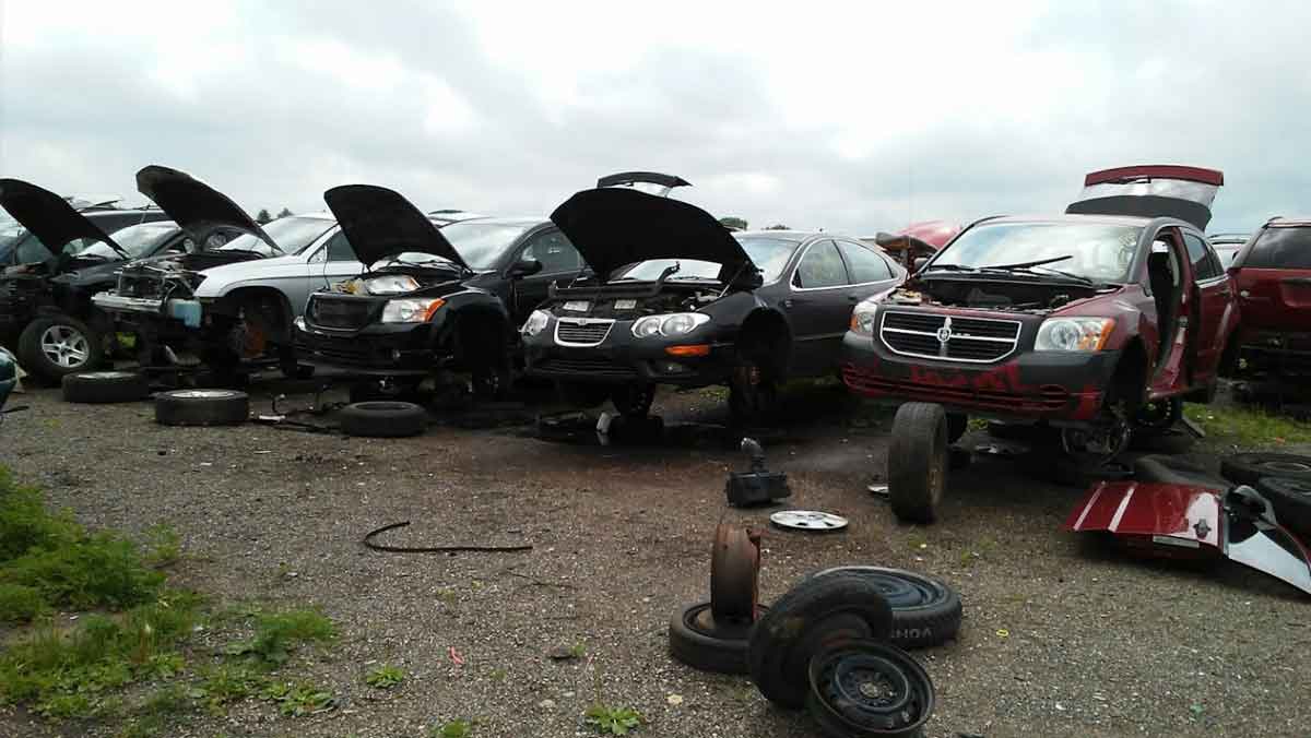 U Pull R Parts Salvage yard at 2985 160th St W, Rosemount, MN 55068