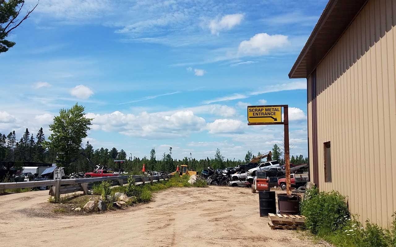 Oak Leaf Auto Salvage LLC at 4208 Oak Leaf Rd, Rhinelander, WI 54501