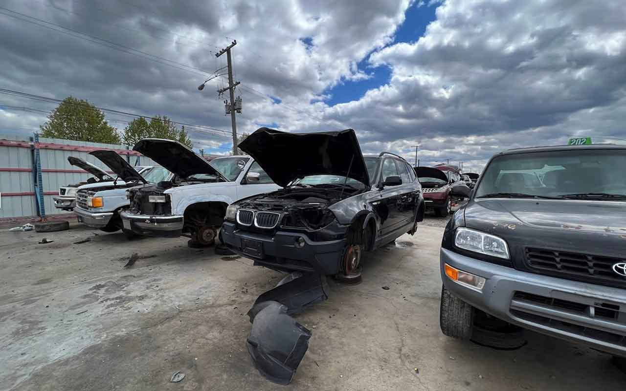 Bessler’s U Pull & Save Used Auto Parts Junk Car Buyers at 4700 Strawberry Ln Louisville KY 40209