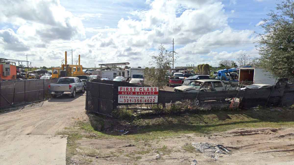 1st Class Auto Salvage at 2350 Vulcan Rd, Apopka, FL 32703