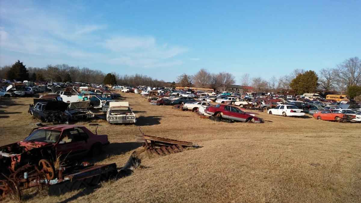 Cash for junk cars from Johnny Morris Auto Salvage at 142 Big 4 Rd, Judsonia, AR 72081