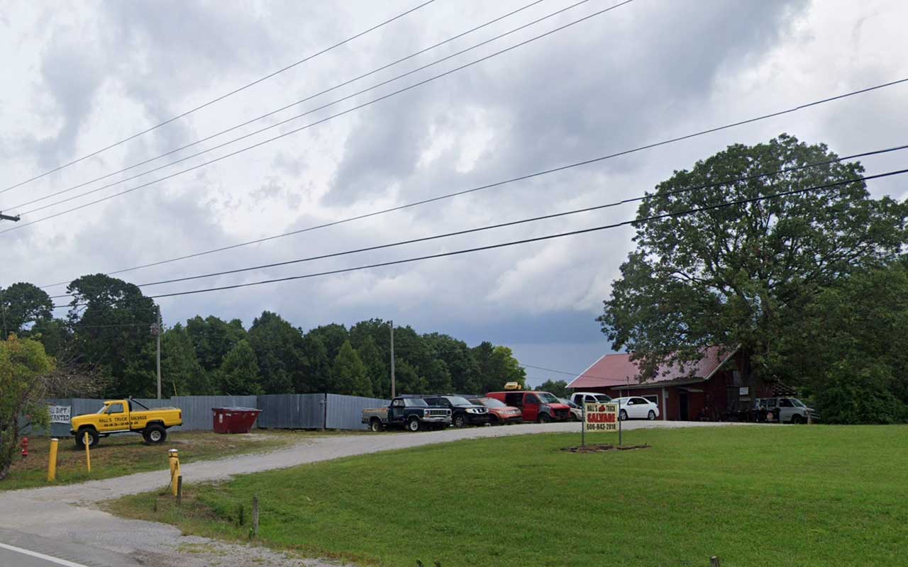 Hall's Truck Salvage at 7100 US-25, East Bernstadt, KY 40729