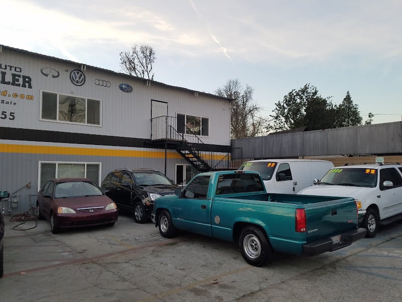 Quantum Auto Dismantler Used auto parts store at 3125 W 5th St