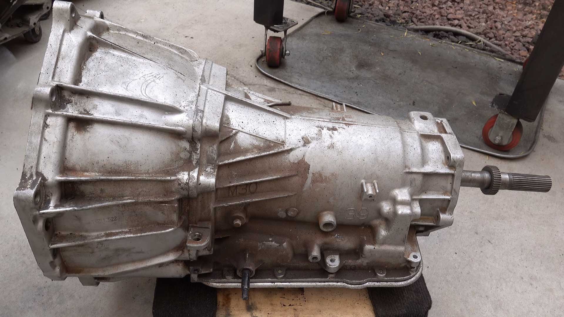 Buying a Used Nissan Altima Transmission From a Salvage Yard