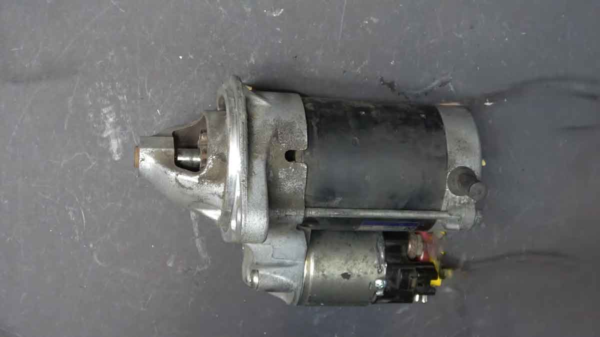 Starter in good condition pulled from the junkyard