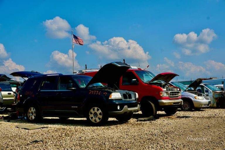 Aurora U Pull It at 1901 Plain Ave Aurora IL 60502 4 1 768x513