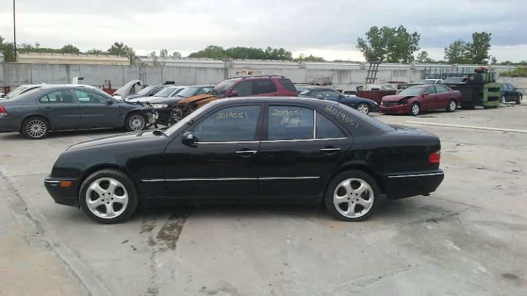 Avenue Auto Wrecking at 2500 Manchester Trafficway Kansas City MO 64129 4 768x432