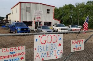 Baldwin Auto Salvage at 18276 Couch Plant Rd Summerdale AL 36580 4 1 300x198