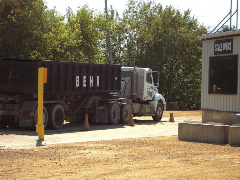 Behr Iron Metal at 2815 Liberty Ave Clinton IA 52732 1 2 768x576