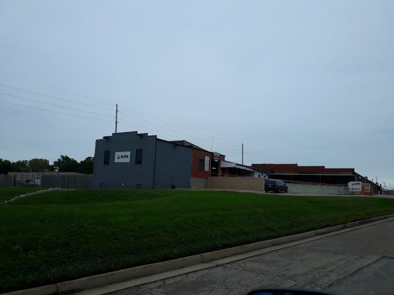 Behr Iron Metal at 501 E Stewart St Bloomington IL 61701 2 768x576