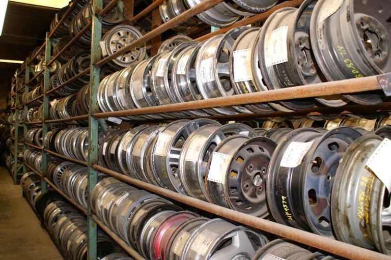 Calumet Auto Parts at 8501 W Calumet Rd Milwaukee WI 53224 2 1 768x511