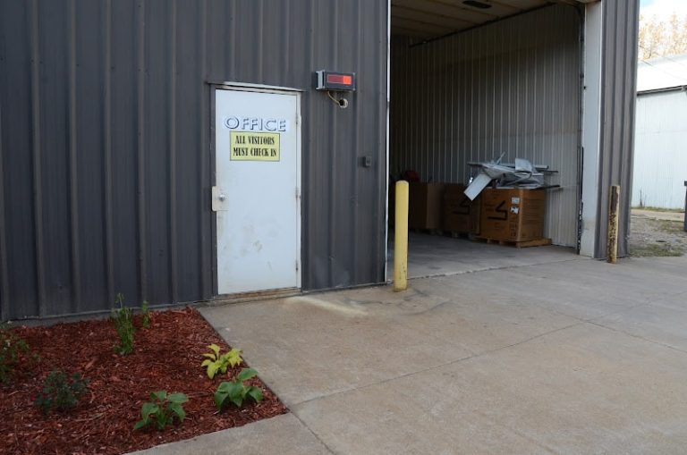 Coras Recycling at 410 W Broadway St Streator IL 61364 2 768x509