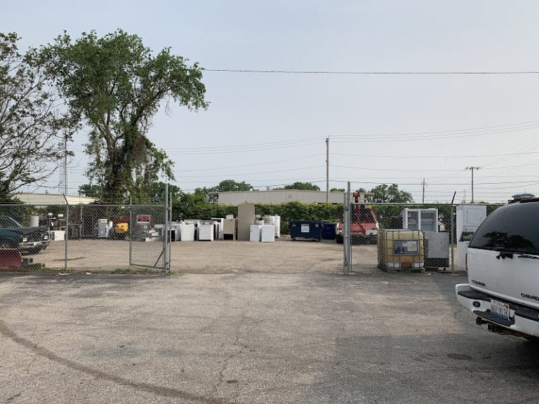 DePaepe Salvage at 1131 15th Ave East Moline IL 61244 1 3 768x576