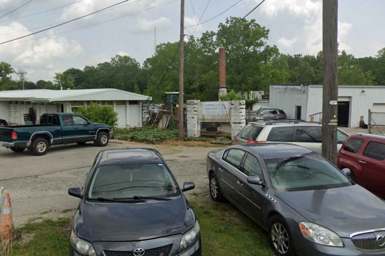 Ernies Auto Salvage LLC at 2234 S Gharkey St Muncie IN 47302 768x512