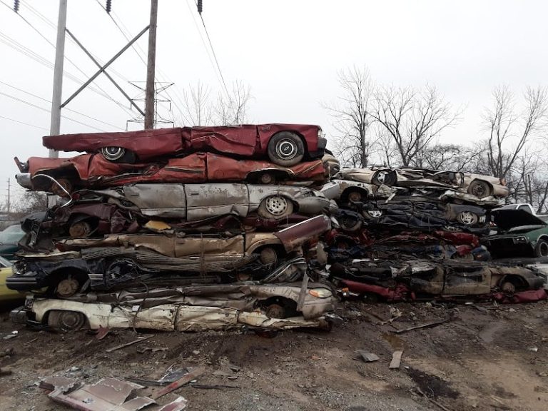 Johnny Junk cash for junk cars at 1000 Outer Loop Louisville KY 40219 2 1 768x576