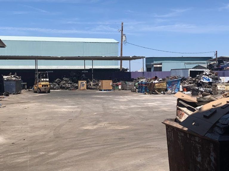 Osoaposs Wrecking Recycling LLC at 1966 W Broadway Rd Phoenix AZ 85041 2 1 768x576