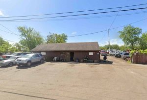 Pooles pull a part Auto body parts supplier at 3021 W 135th St Robbins IL 60472 300x205