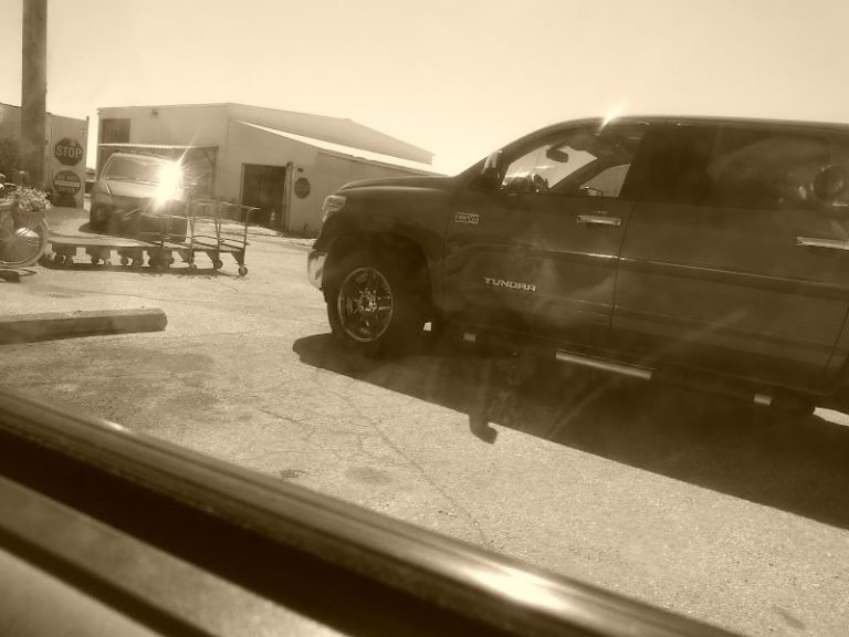 Roz Auto Salvage at 5848 South 13th Street Milwaukee WI 53221 2 1 768x576