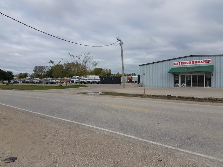 Samaposs Riverside Auto and Truck Parts and Salvage at 3900 Vandalia Rd Des Moines IA 50317 4 1 768x576