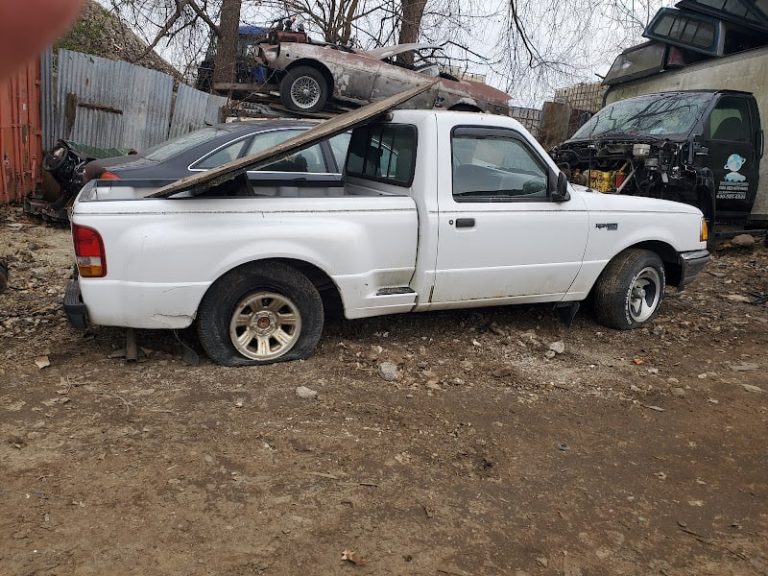 Todo Auto Wrecking Cash For Junk Cars Inc at 1044 Dearborn Ave Aurora IL 60505 2 768x576