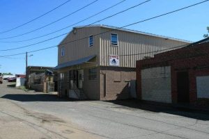 Tomaposs Foreign Auto Parts at 35 S 5th St Waterbury CT 06708 4 1 300x200