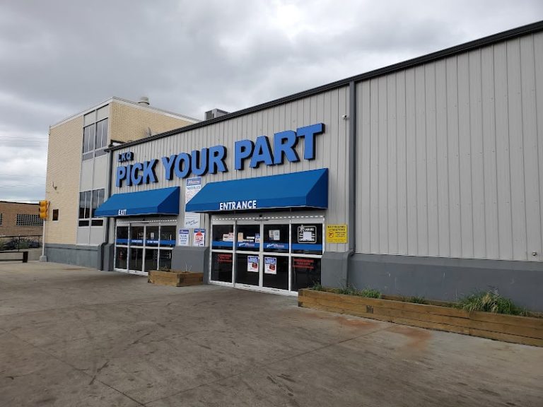 U Pic A Part at 3130 S St Louis Ave Chicago IL 60623 4 768x576