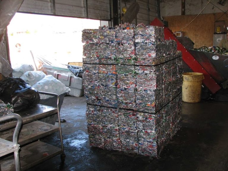 World Metal Buyers at 8 Lakenny Ln Fenton MO 63026 1 2 768x576