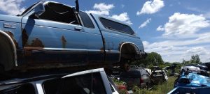 Yawaposs Auto Salvage at 919 SE 21st St Des Moines IA 50317 1 2 300x135